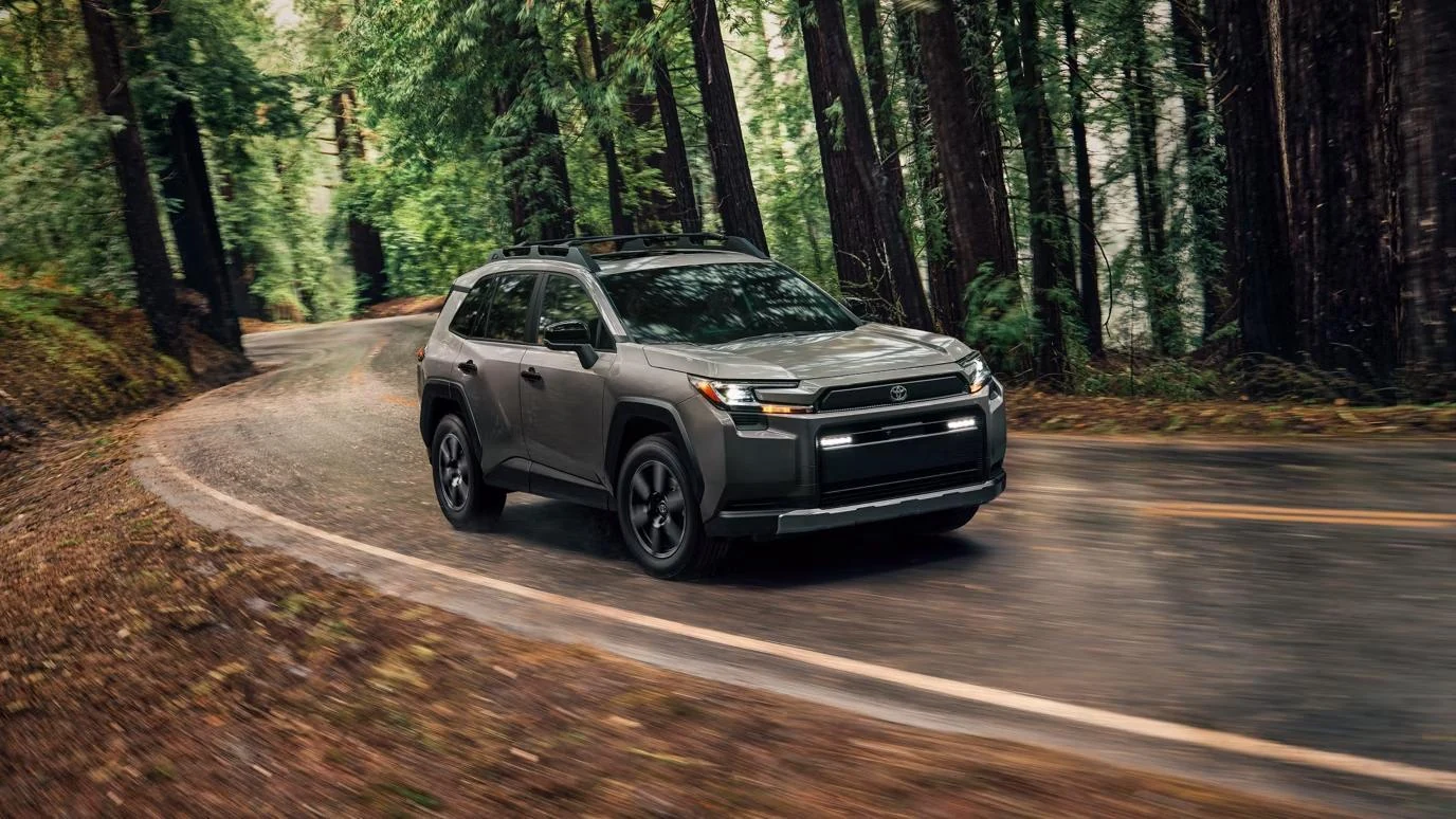 نمای اصلی تویوتا RAV4 هیبرید ۲۰۲۶